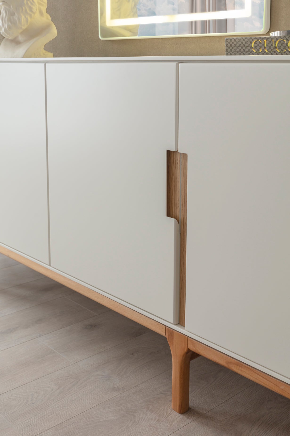 AURA WALNUT DINING ROOM